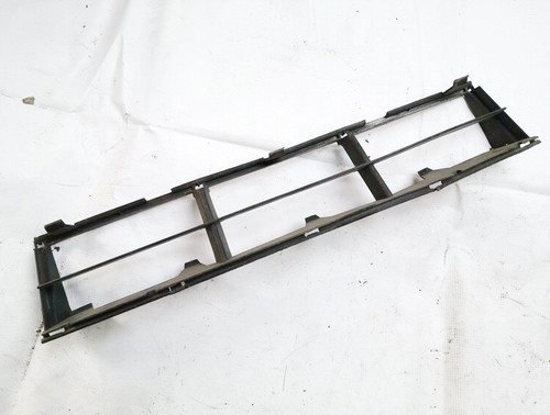 51118235671 Stoßstangengrill vorne Mitte  BMW 5-Series DE963017-63