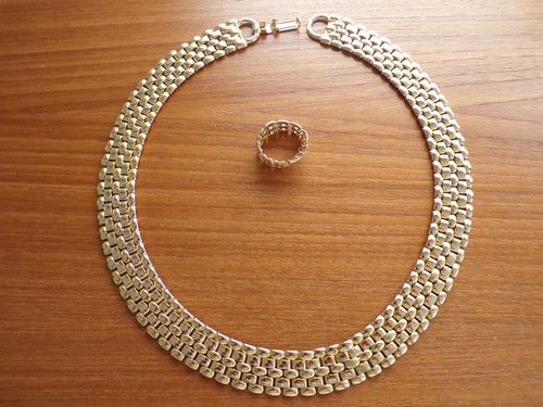Flat Link Flexible Collar Choker Necklace & Ring Gold Tone - Vintage