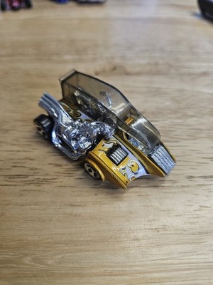 Vintage Hot Wheels Motor Psycho Die Cast 1999 Gold, Silver and White Fames