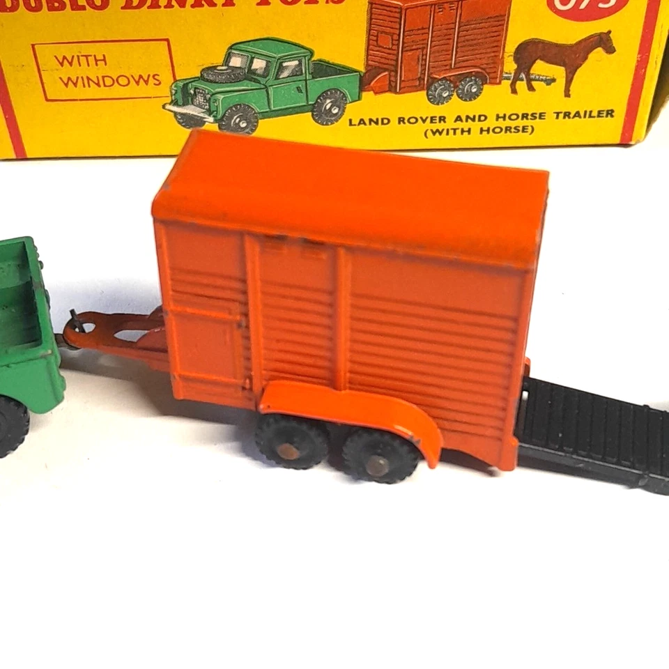 Dublo Dinky Toys 073 Land Rover, remolque y caja para caballos solapa rota (12) Foto 2 de 4