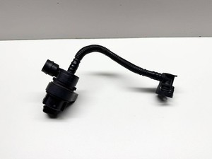 BMW 3 E92 E93 2012 Benzin 160kW Entlüftungsschlauch 7572237 AAT3419