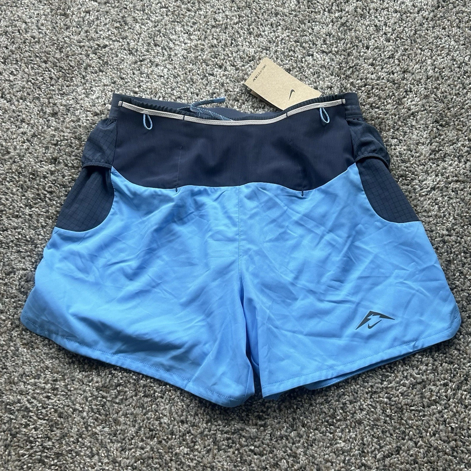Nike Trail Second Sunrise 5” Lined Running Shorts Blue Mens Small HJ3572-412
Opens in a new window o