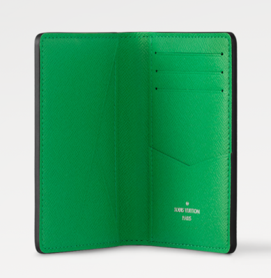 ✩LOUIS VUITTON✩ タイガ レザー ペンケース グリーン s-l400.png