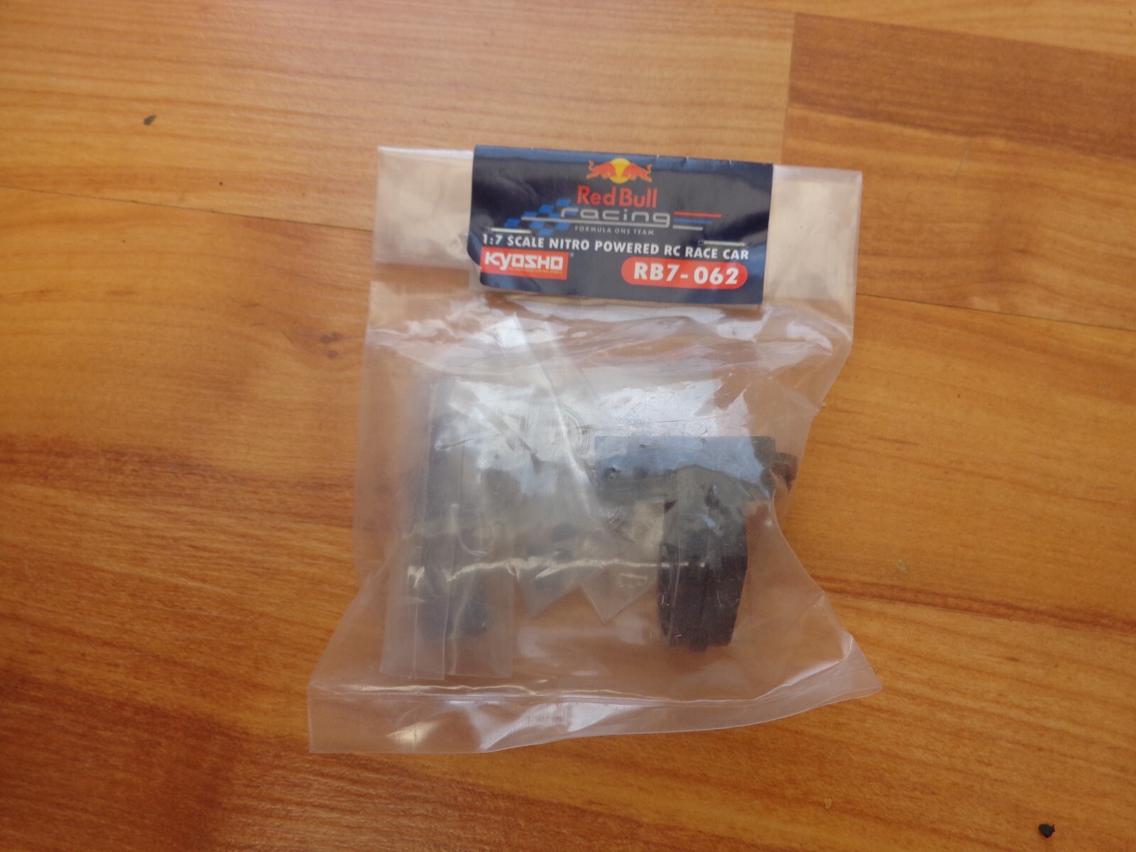 1/7 DEAGOSTINI BUILD THE RED BULL RACING RB7 RC F1 CAR #62 DRIVE SHAFT MOUNT