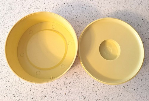1970's Vintage Avon Hana Gasa Perfumed Beauty Dust Powder Container 6 oz Retro - Picture 3 of 6