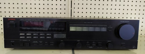 Luxman Digital Synthesizer AM/FM Stereo Receiver R-113