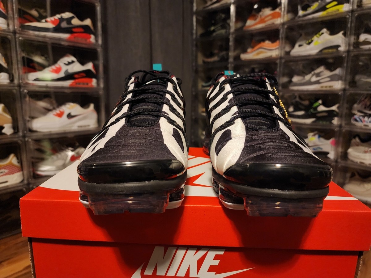 nike vapormax plus spider catch