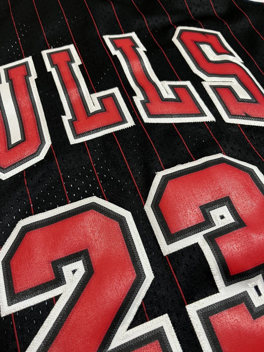 Vintage Nike Chicago Bulls Jersey Pinstripe Michael Jordan