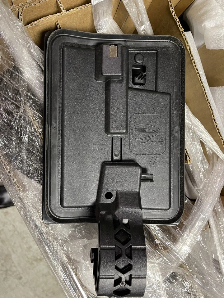 BRAND NEW FORD E-TRANSIT CHARGE PORT DOOR REPLACEMENT **FREE SHIPPING** - Image 2 of 4