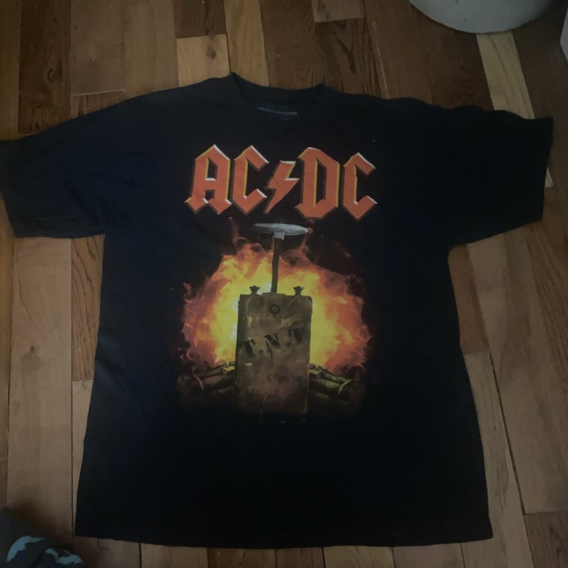 Men’s AC/DC Live Nation Merchandise Tshirt Size Large