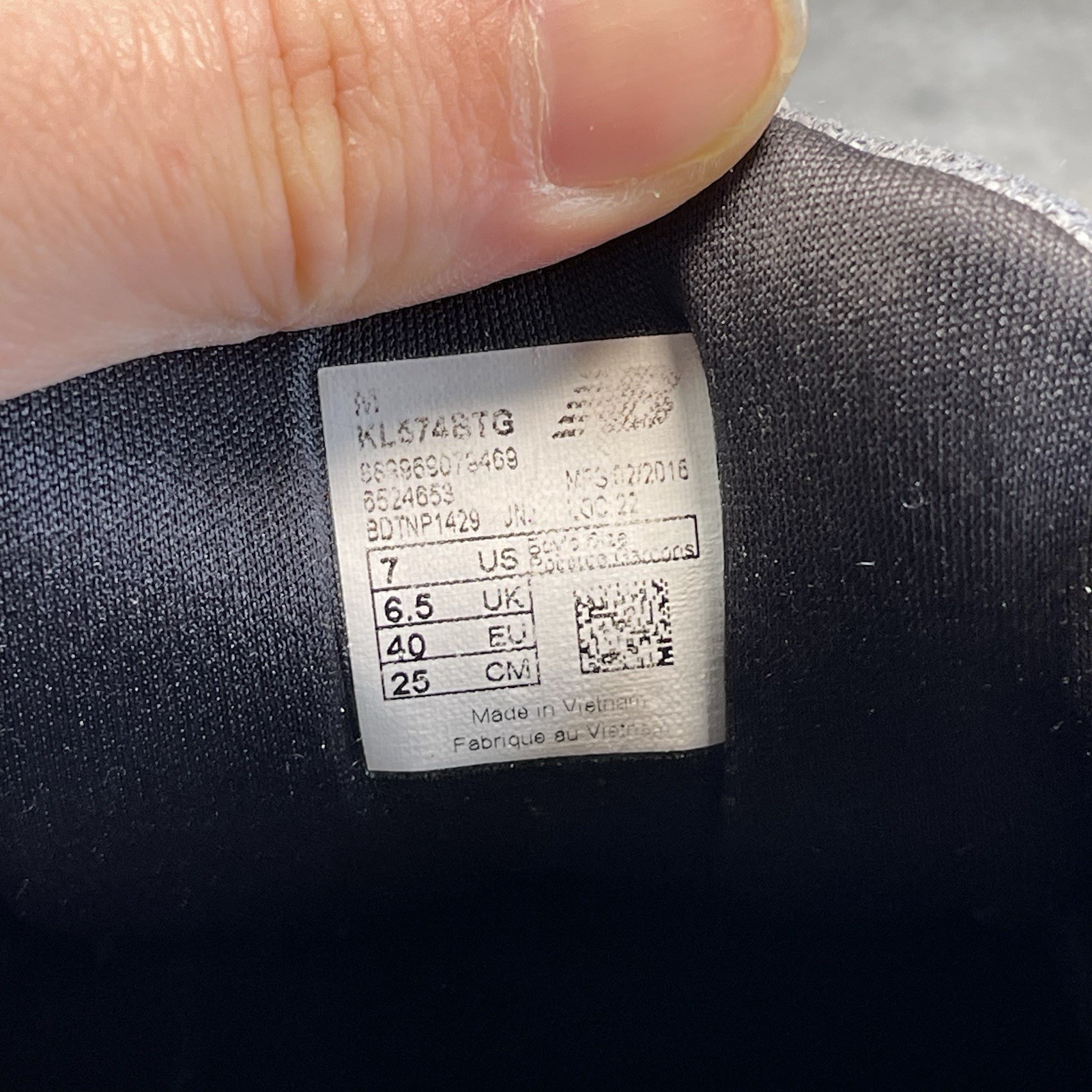 New Balance 574 Running Shoes Size 7 Men’s thumbnail 11