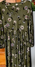 Old Navy Size S Spring Green Floral  Daisy V-Neck Dress Long Sleeve Women's NWOT