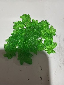 25 Green Leaf Bead