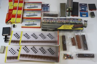 OO Gauge Job Lot of Layout Accessories (0562)
