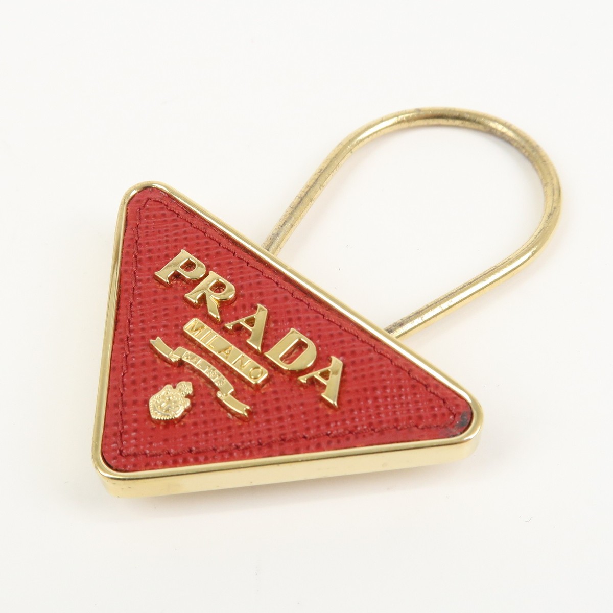PRADA トライアングルキーリングサファイアーノレッド PRADA Triangle Logo Saffiano Leather Metal Bag Charm Red 1PP301
