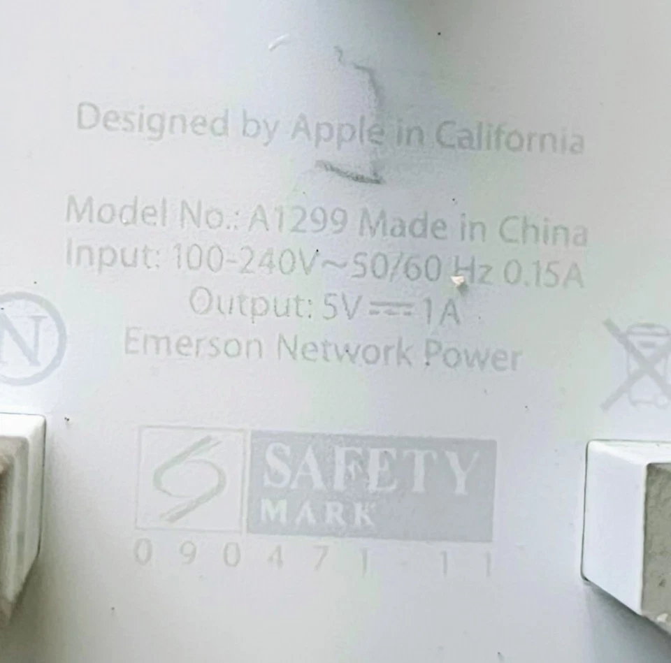 Genuine Apple A1299 3-Pin USB Mains Charger Plug for iPhone 2G 3G 3S & iPod Nano - Image 2 of 2