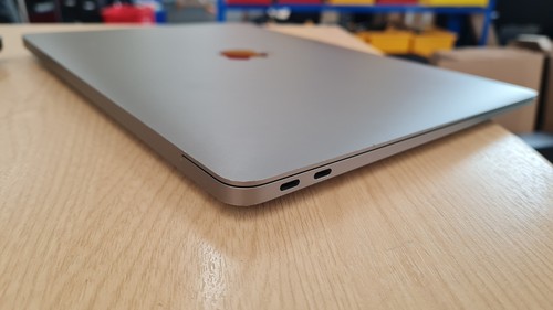 APPLE - MacBook Air 13.3" (2020) - M1, 256 GB SSD, Space Grey, 8GB, 92% battery - Picture 10 of 13