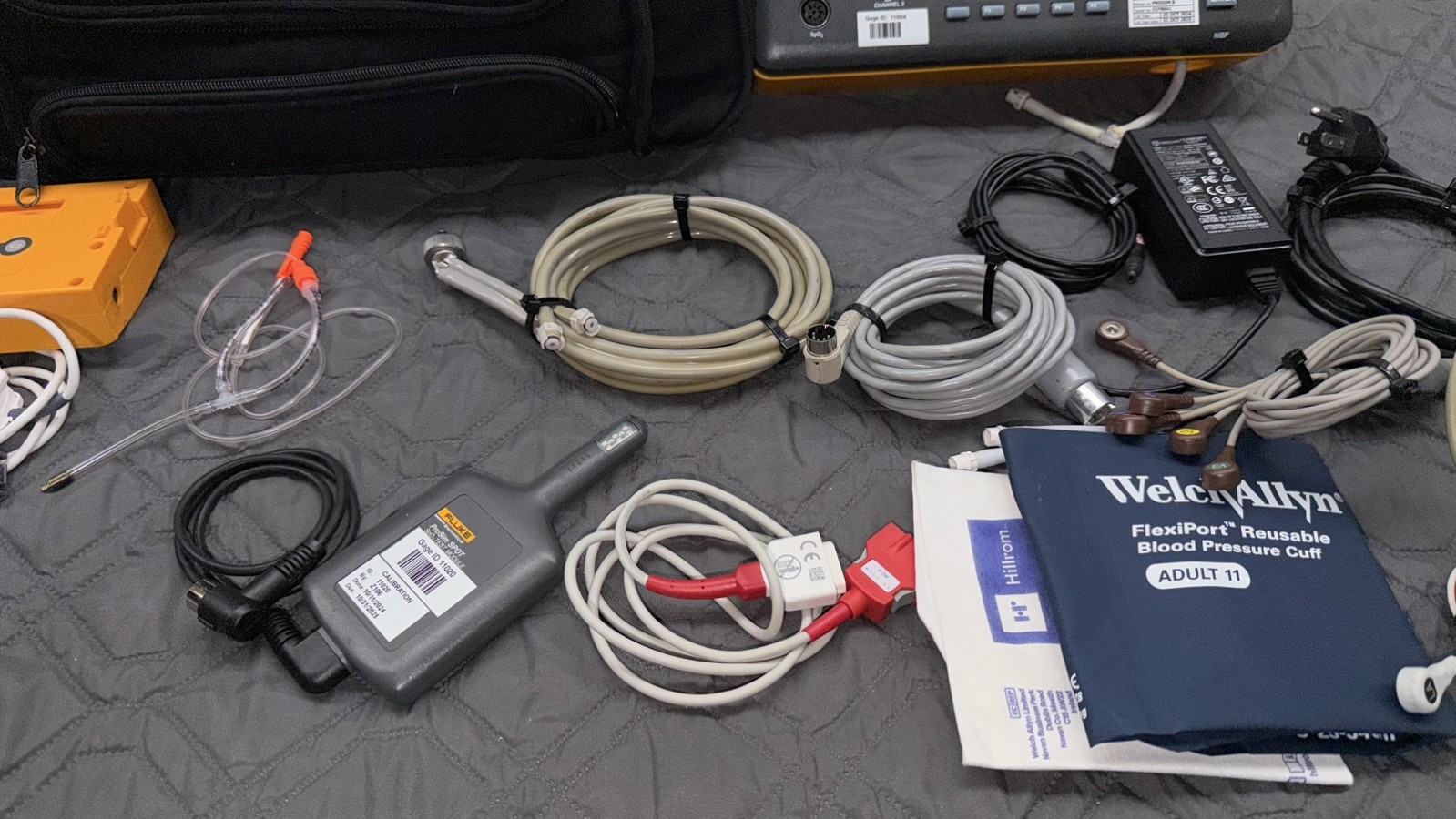 Fluke ProSim 8 Vital Signs Simulator with Accessories & Bag. Fully Functional.