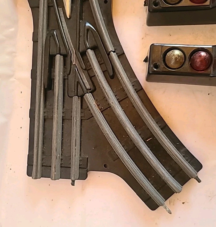 LIONEL Tren 022 RH y LH INTERRUPTOR REMOTO VÍAS Y CONTROLADORES AUTOMÁTICOS *No probado* Foto 4 de 4