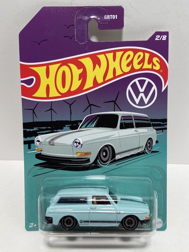 Hot Wheels Volkswagen T2 Pickup & Custom ‘69 Volkswagen Squareback NEW! Lot Of 2 - Picture 8 of 13