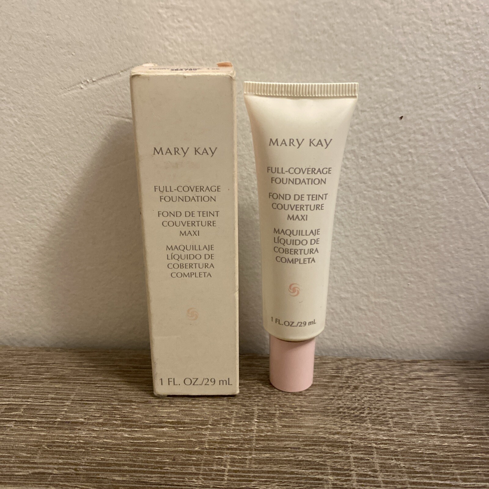 Mary Kay Full Coverage Foundation (Ivory 105) #364700 1 fl oz Pink Cap