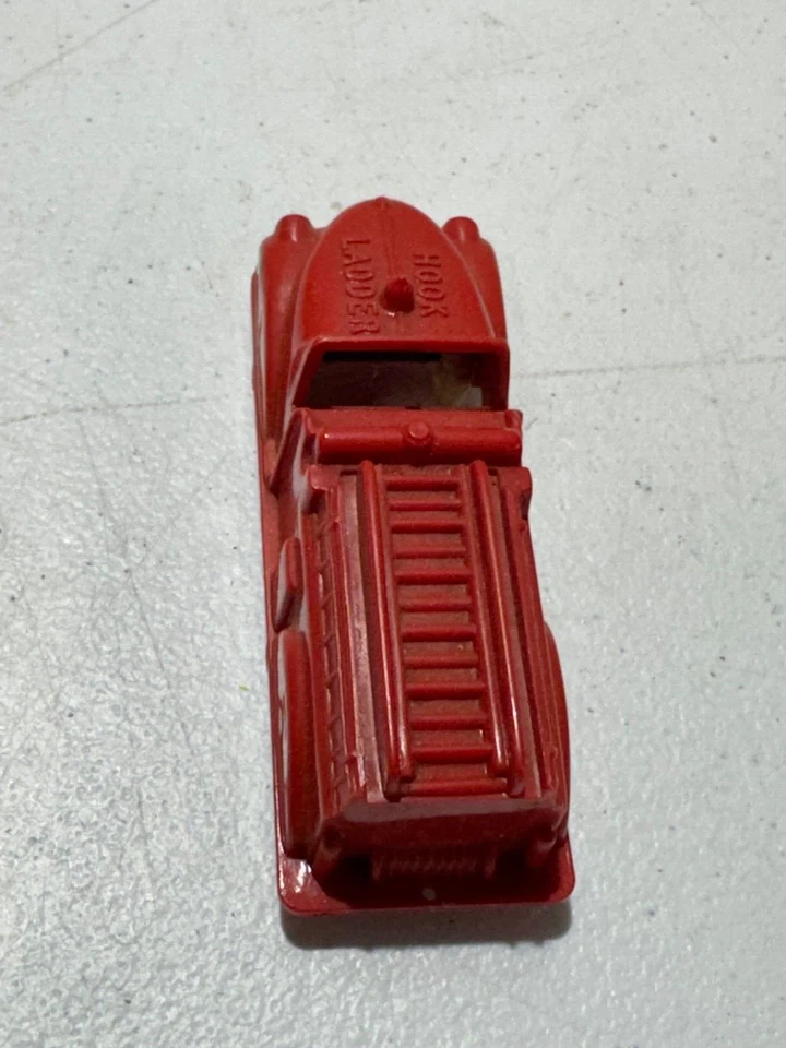 ВИНТАЖНЫЙ RENWAL #146 ПОЖАРНАЯ МАШИНА КРЮК ЛЕСТНИЦА КРАСНЫЙ ПЛАСТИКОВЫЙ ИГРУШЕЧНЫЙ АВТОМОБИЛЬ 1950-Х - Изображение 3 из 4