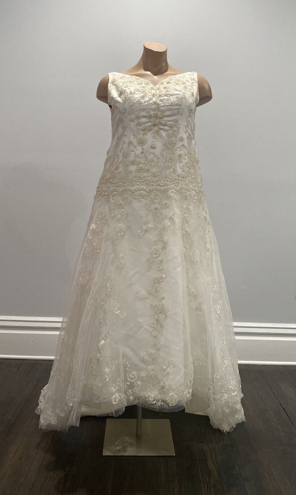 Picture 3 of 12