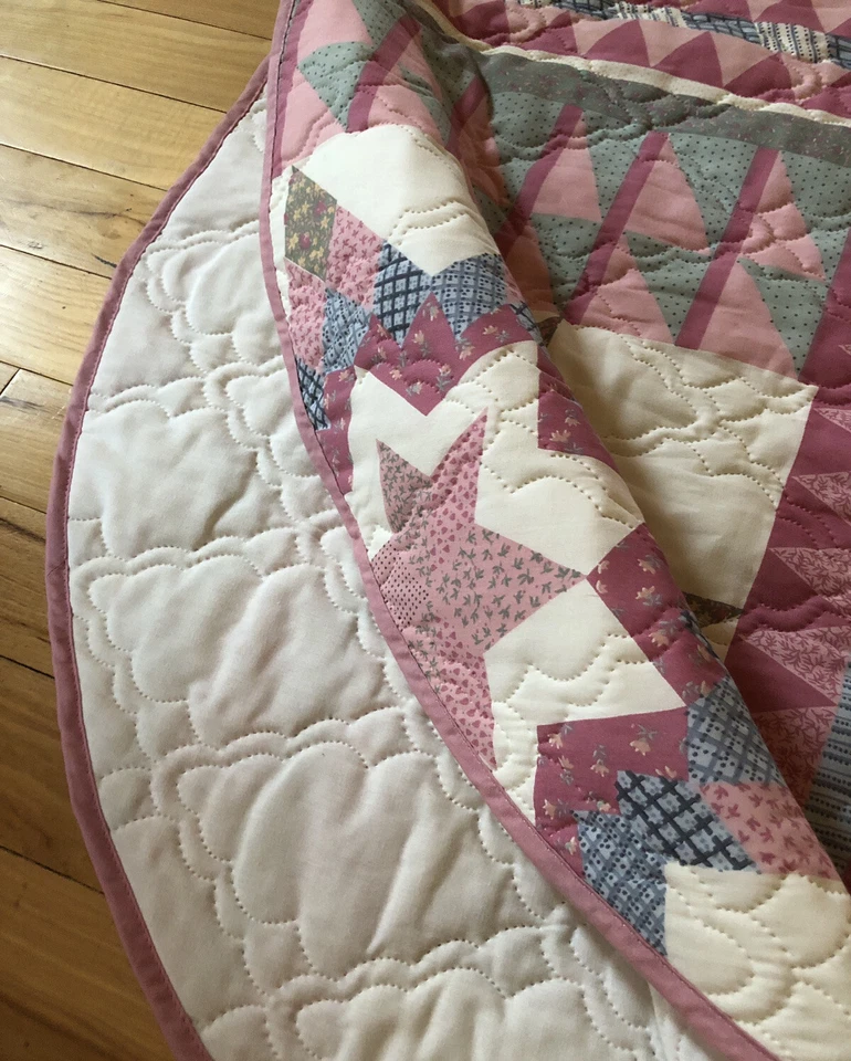 Patchwork Quilt Bedspread Pink Green King Size Blanket - Image 3 of 4