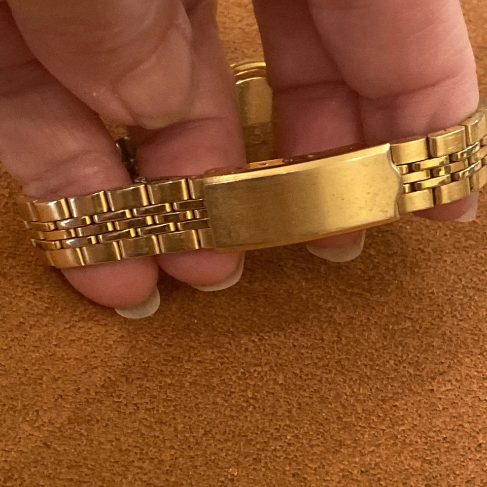 Reloj Pierre Cardin para mujer cara de ópalo mosaico, cristal piramidal Foto 4 de 4