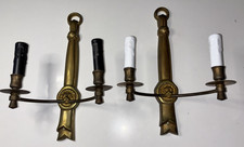 Maison JANSEN  Grande paire d'appliques néoclassiques à têtes de lions