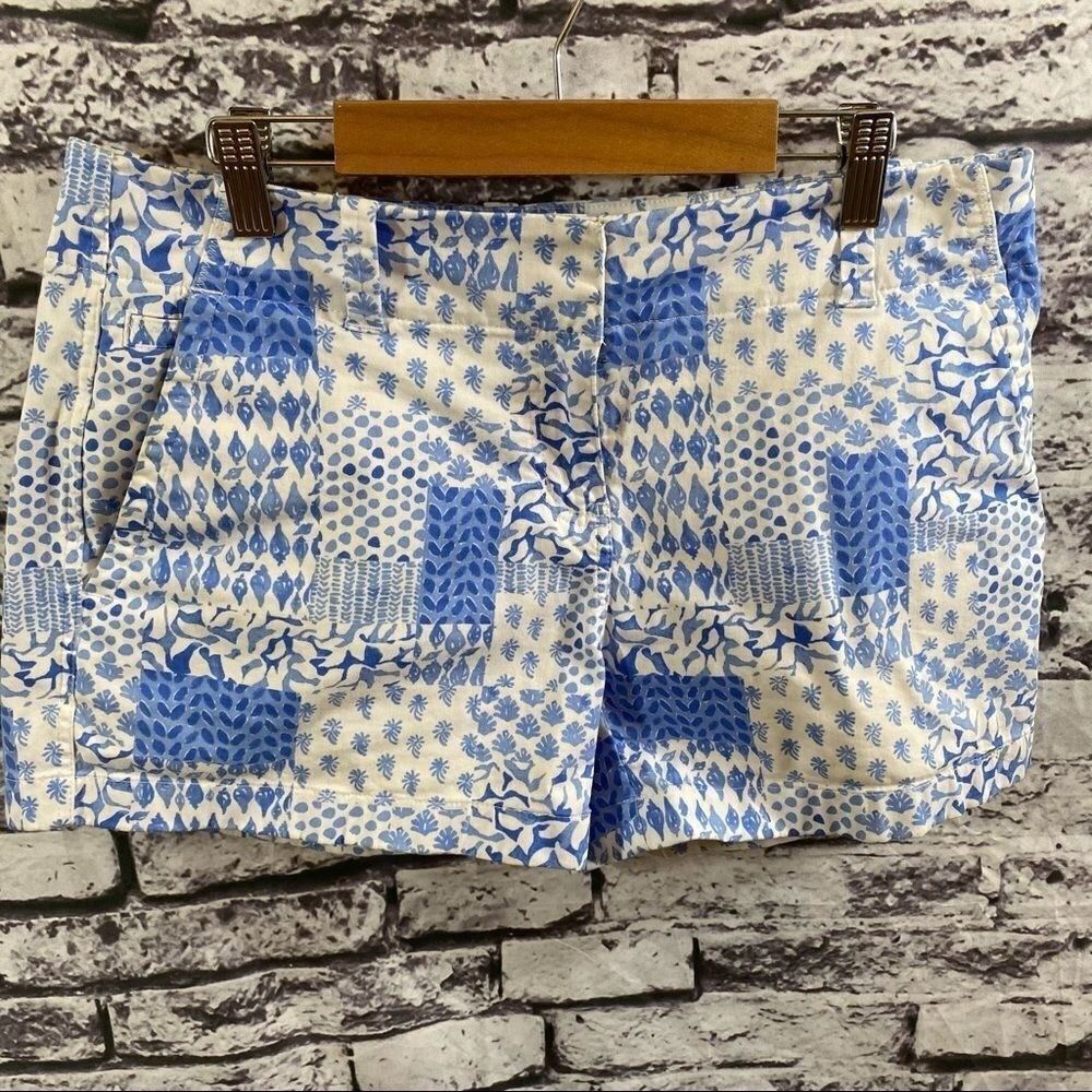 Vineyard Vines Shell Pattern Blue / White Shorts - image 3