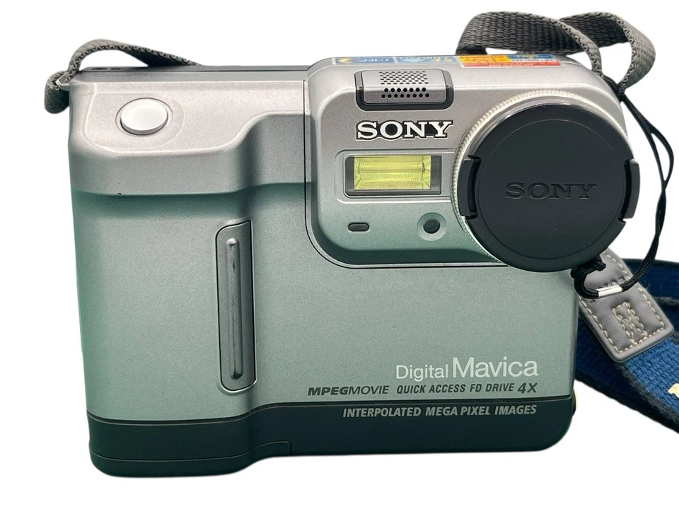 Sony Digital Still Camara MVC-FD83 - Image 2 of 4
