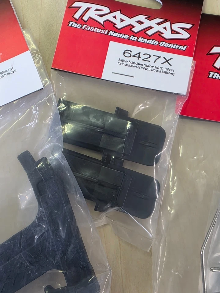 TRAXXAS XO-1 Stabi-Nachrüstsatz+Set für große Akkus 6498+6426X+6427X im Paket - Bild 3 von 4