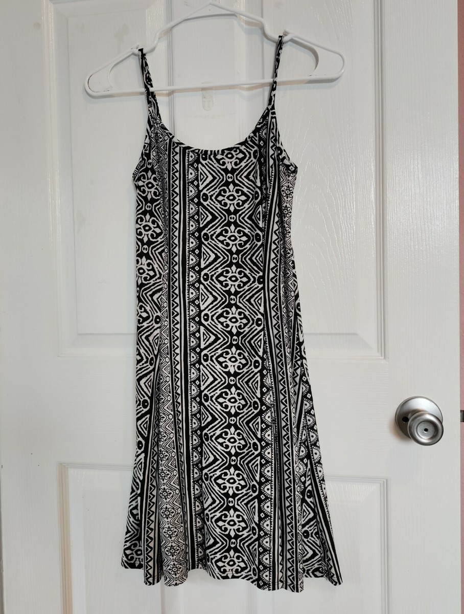 Aqua brand Woman Size Small Strappy A-line Sun Dress Princess Cut Black & White | eBay Aqua brand Woman Size Small Strappy A-line Sun Dress Princess Cut Black & White | eBay