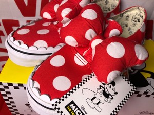 red polka dot vans
