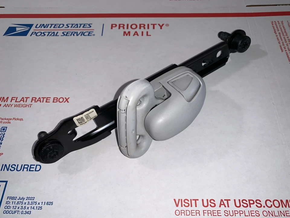 Ajuste de altura del cinturón de seguridad delantero Fiat 500X 2016-2018 OEM Foto 3 de 4