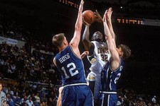 Iowa's Reggie Evans vs Creighton Uniondale NY 3/15/2001- Old Photo