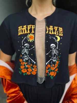 HAPPY DAZE CHAIN TEE CROP TOP