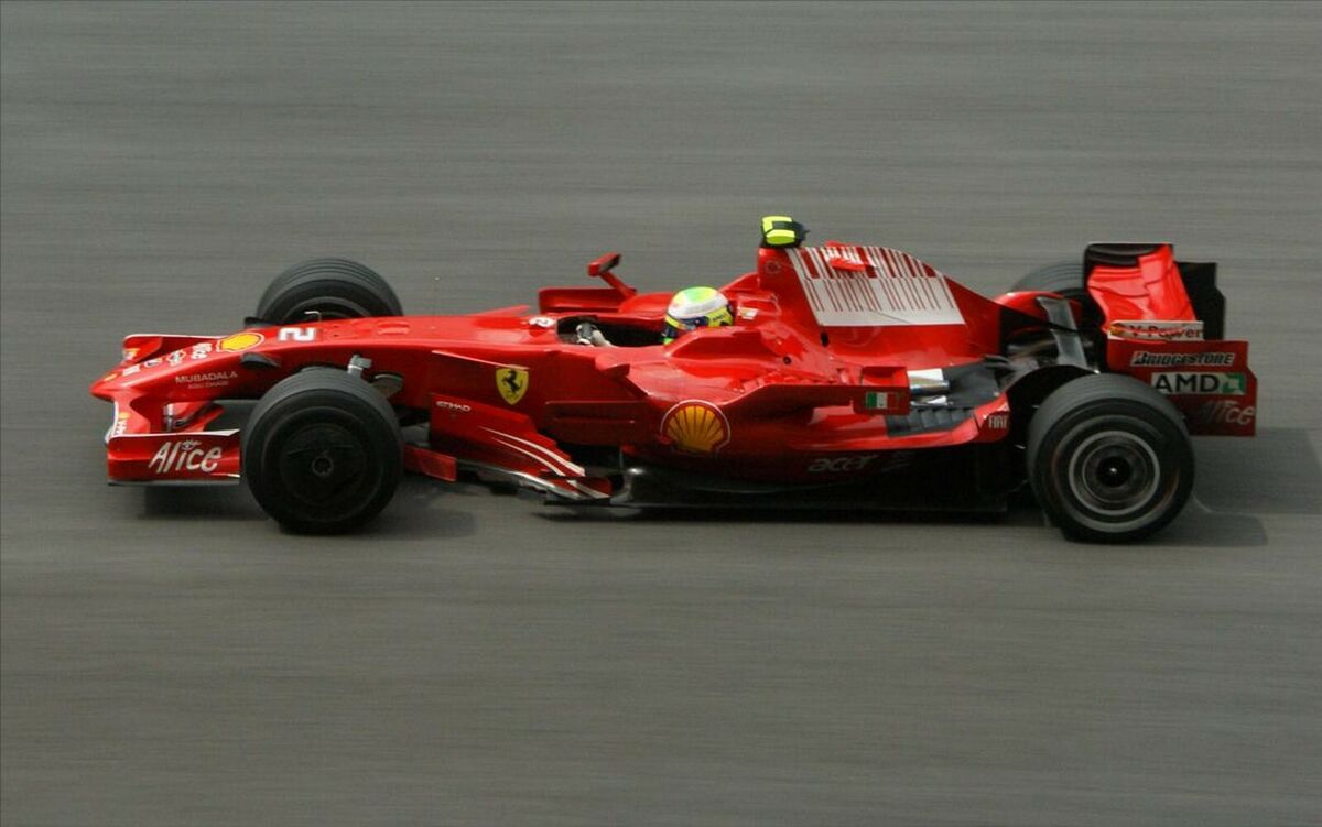 【当店一番人気】 値下げ レア F1 フェラーリ スクーデリア ヘルメット 1/5 SPARK レーシングカー