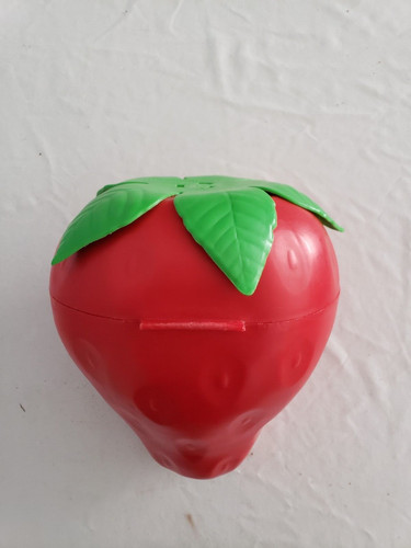 VTG 1980s STRAWBERRY SHORTCAKE & BLUEBERRY MUFFIN Doll W/ DOLL CARRIER, COMBS