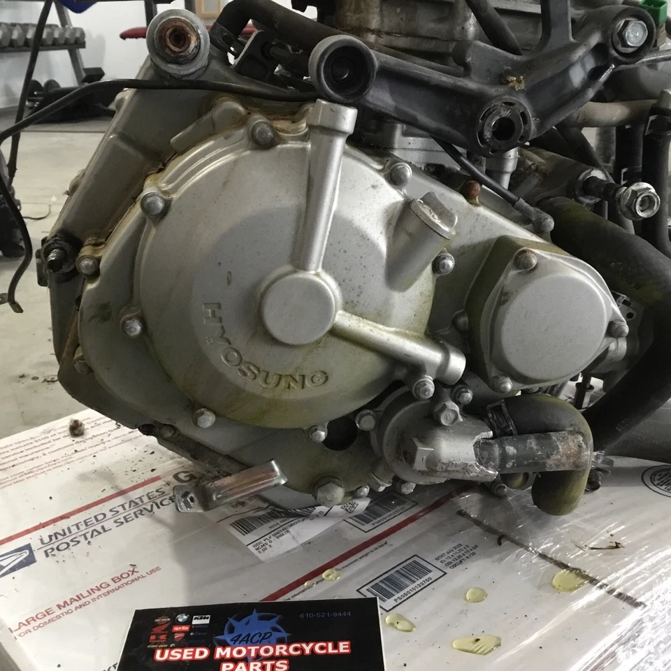 05-09 MOTOR HYOSUNG GT650R CON EMBRAGUE ESTATOR ARRANQUE 11320HN9110PCC Foto 2 de 4