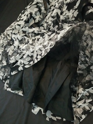 BCBG MaxAzria Floral Tiered Sheer Tulle Crinoline Dress Black White Sequin Beads - Picture 10 of 12