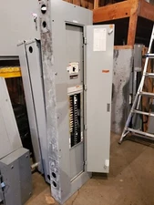 Cutler hammer Eaton 400amp 208y/120 Nema1 Main circuit breaker panel board