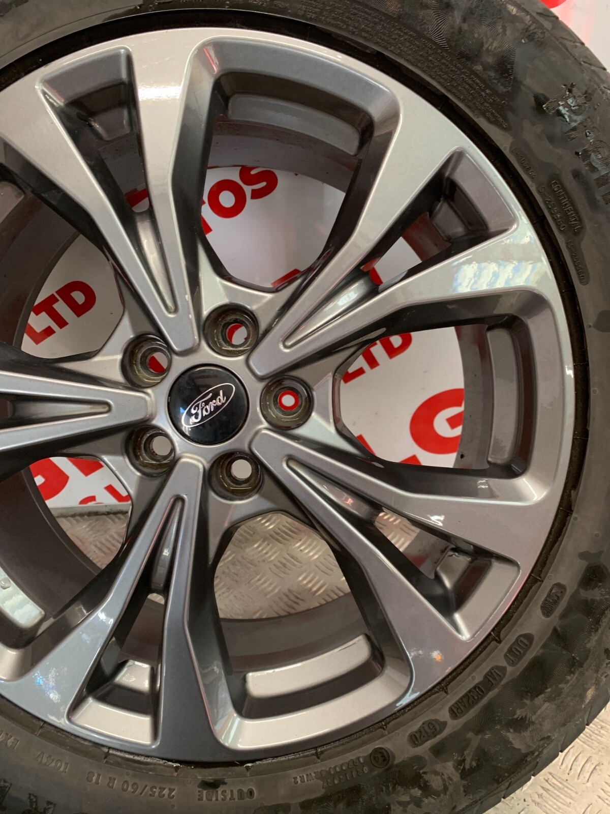 FORD KUGA ALLOY WHEEL 225 60 18 LV4C N2B KUGA MK3 ST LINE ALLOY WHEEL