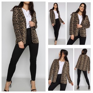 animal print blazer outfit