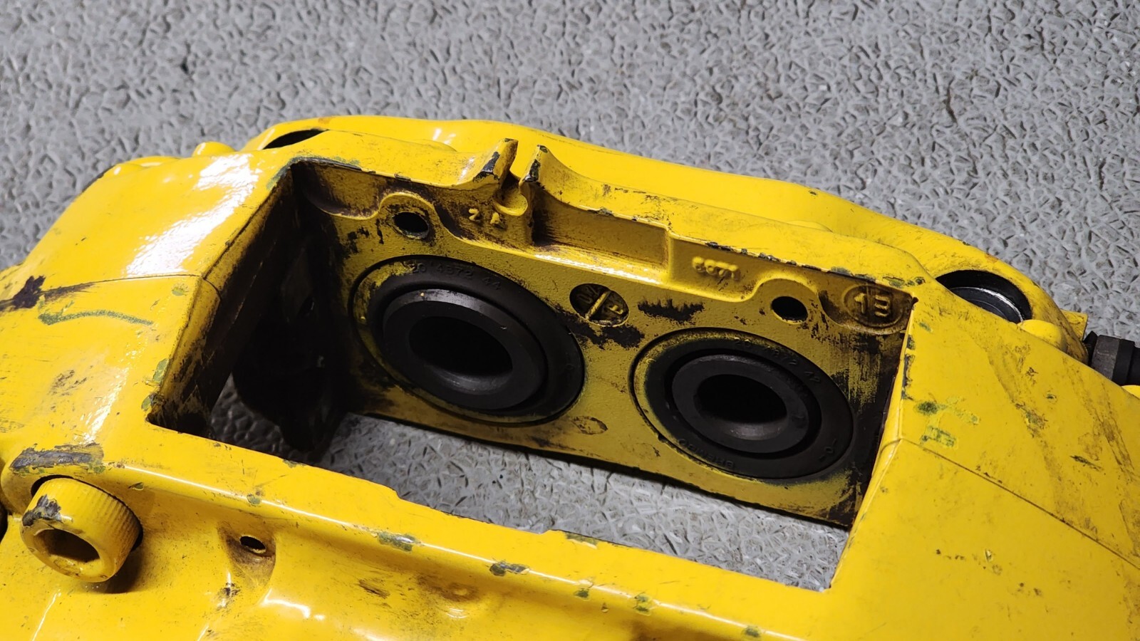 03-12 QUATTROPORTE Yellow OEM Brembo Brake Caliper 4 PISTON SINGLE USED