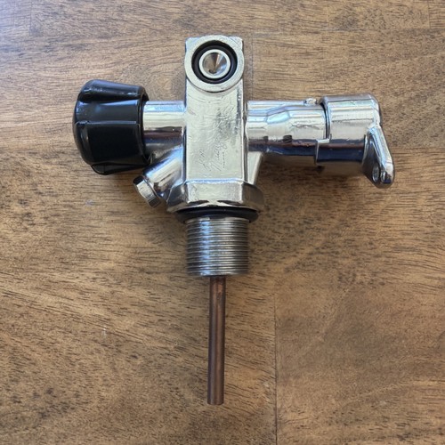 Diver Scuba Tank Valve - EXCELLENT CONDITION - LOOKS UNUSED MINT - MADE IN USA