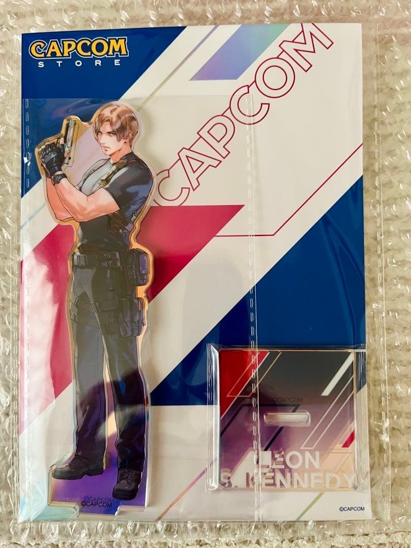 Set of 2 Resident Evil Leon Claire Hologram Acrylic Stand MITA