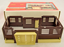 Plasticville by Bachmann 500 Bottom Section Only of Brown Apartment House w/OB