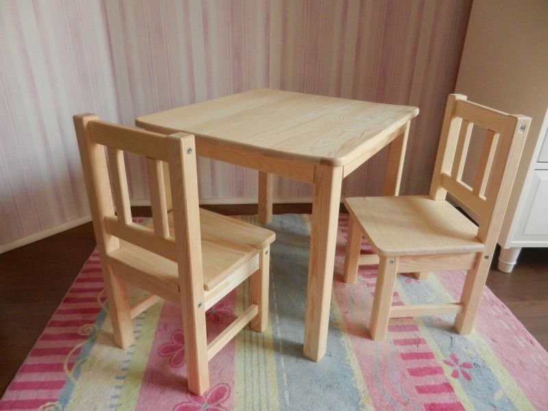 Gruppo Tavolo e Sedie per Bambini in Legno Massello foto 2